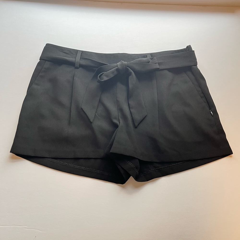 Express Black Tie Waist Shorts Size 4